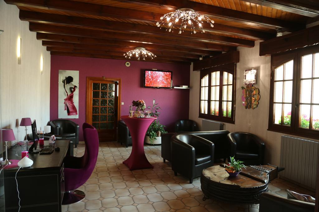 Relais Vosgien - Hotel Restaurant "La Table De Sophia" Saint-Pierremont  Exteriör bild